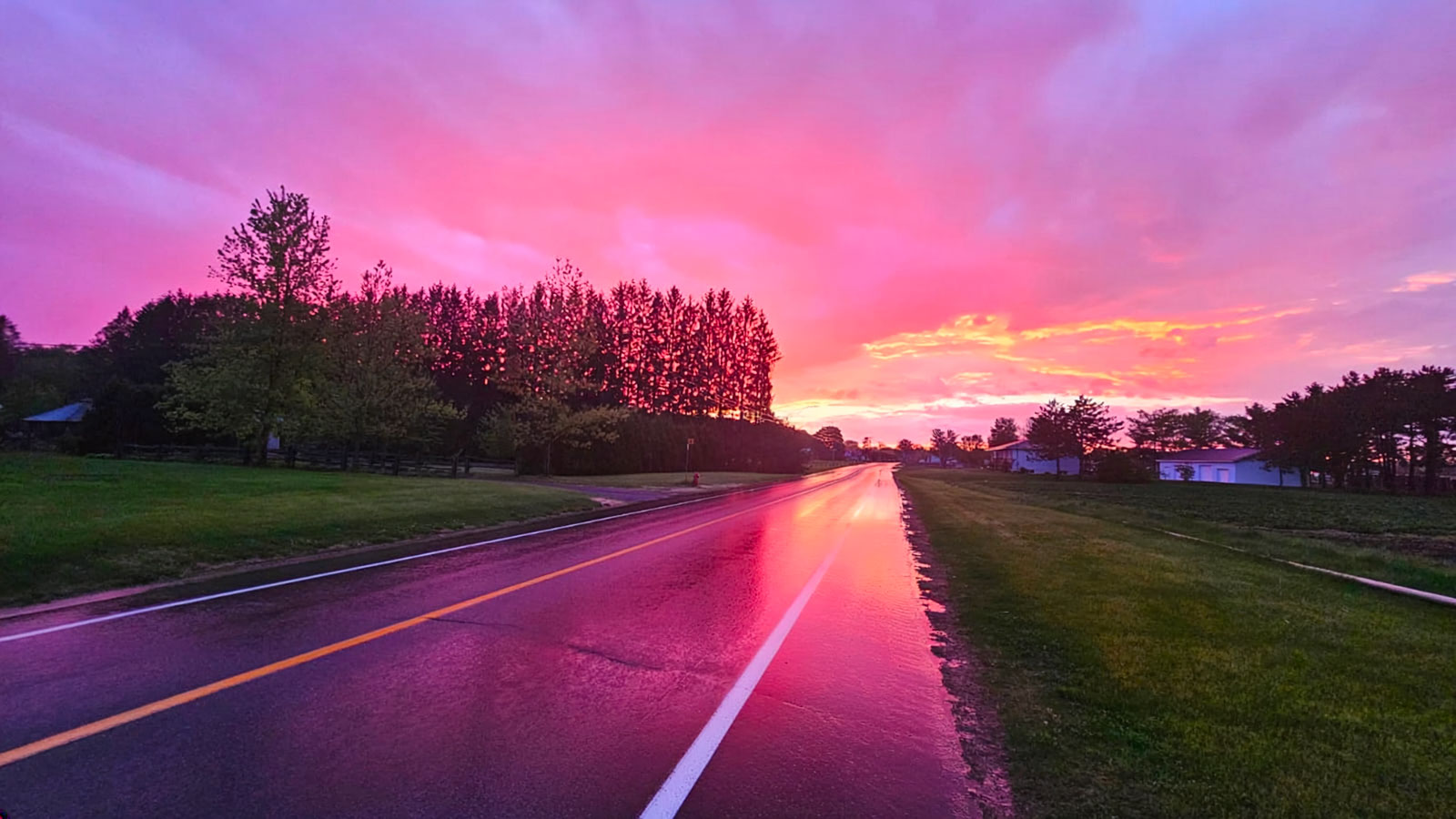 Le soleil qui se couche apres orage